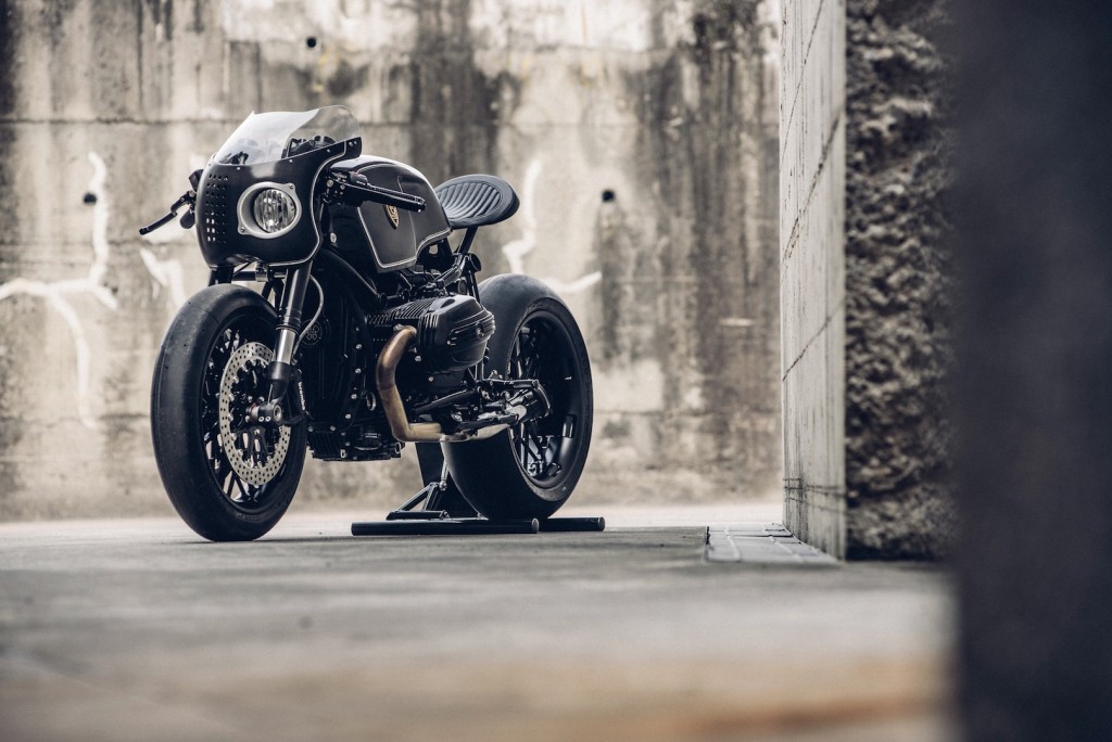 BMW-R-NineT-Bavarian-Fistfigher-by-Rough-Crafts-Customs-Front-Left-Three-Quarters-1024x684