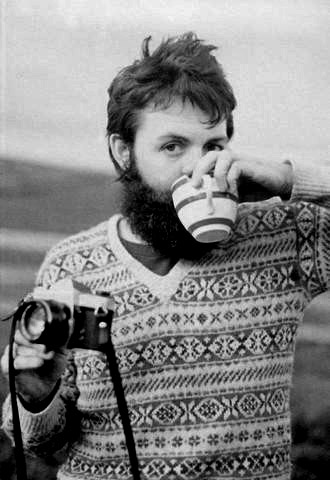 Paul-McCartney-a-cup-of-tea-and-a-Pentax-Spotmatic
