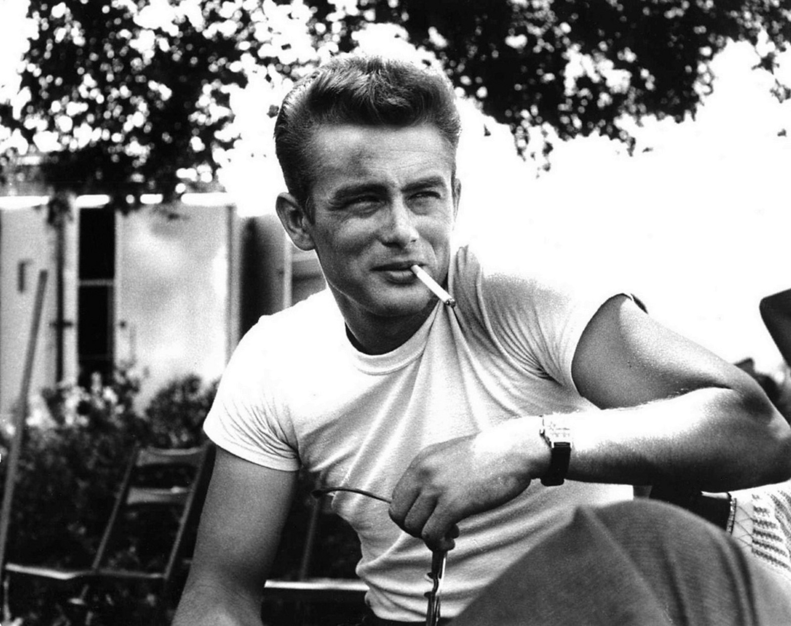 James-Dean-White-T-Shirt-Rebel-Without-a-Cause