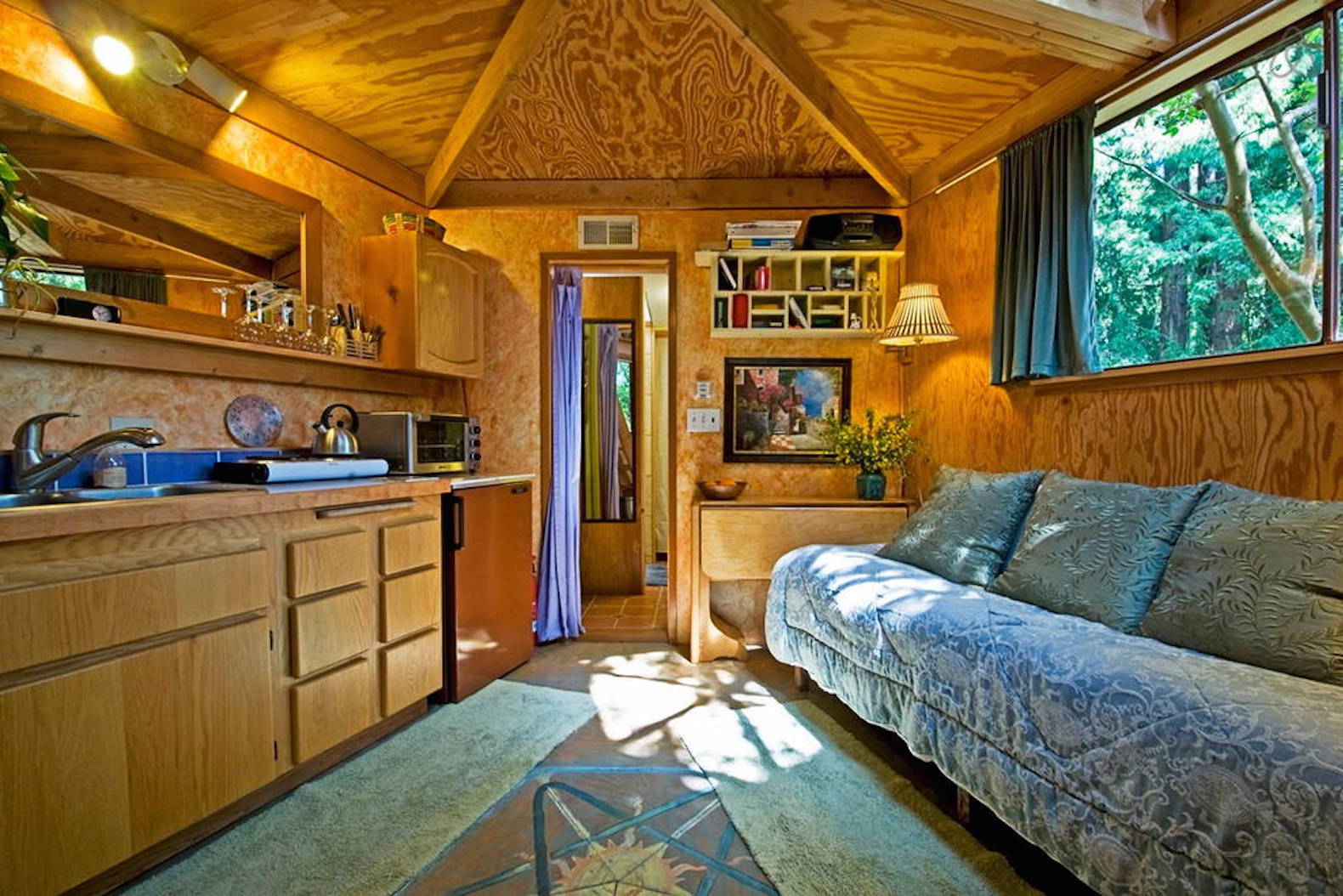 Most-Popular-Airbnb-Mushroom-Dome-Cabin-3