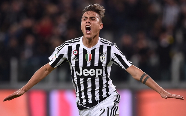 TURIN, ITALY - NOVEMBER 21: Paulo Dybala of Juventus FC celebrates after scoring the opening goal during the Serie A match between Juventus FC and AC Milan at Juventus Arena on November 21, 2015 in Turin, Italy. (Photo by Valerio Pennicino/Getty Images)