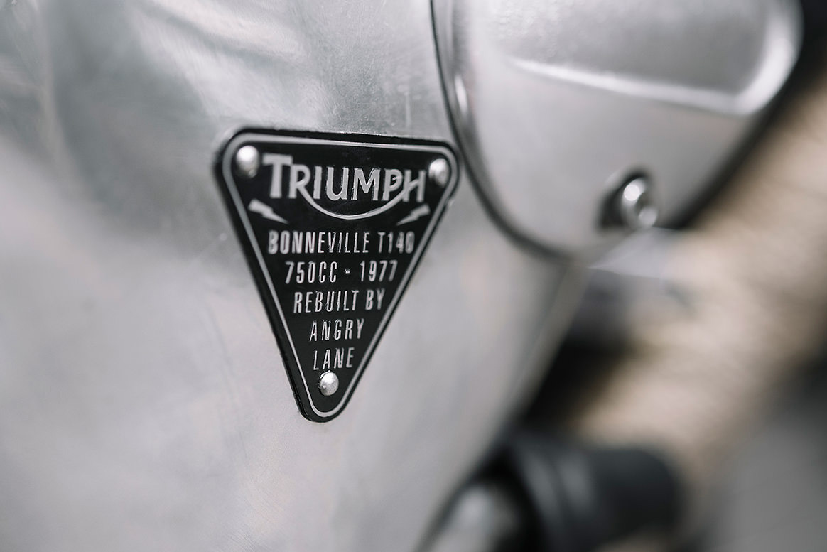 Triumph T140