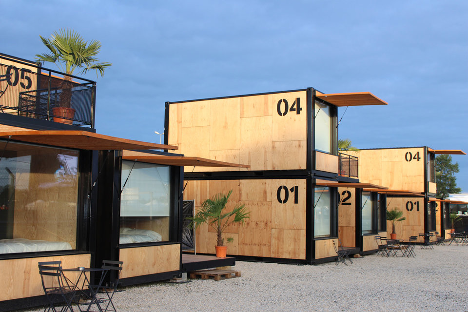 Flying Nest Shipping Container Hotel