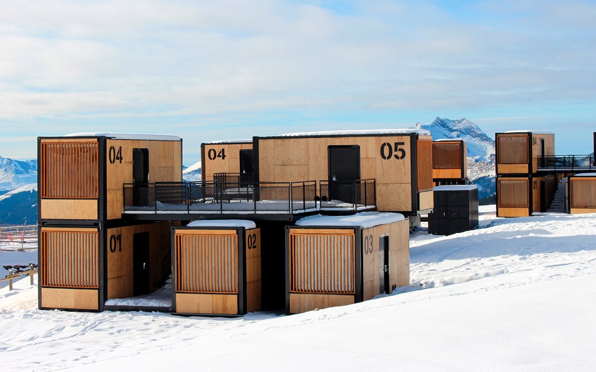 Flying Nest Shipping Container Hotel